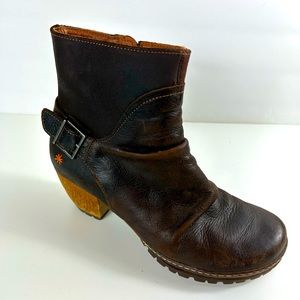 The Art Company Women Brown Leather Ankle Booties, Style 516